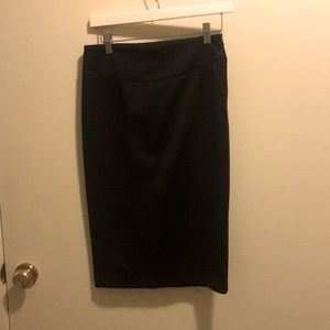 Pencil shirt hock is loss can be sew /fix as shown in picture